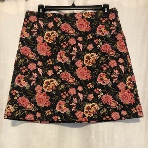 Floral embroidered Loft pencil skirt
